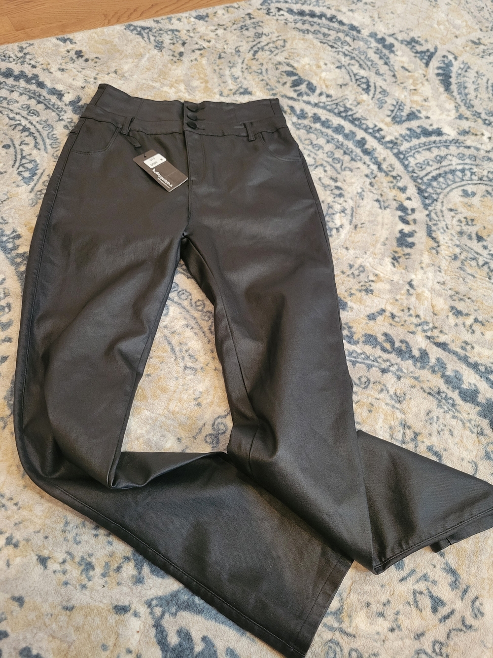 Apperloth A. Black Faux Leather Straight Leg  Skinny Pants/ Slacks NWT Medium